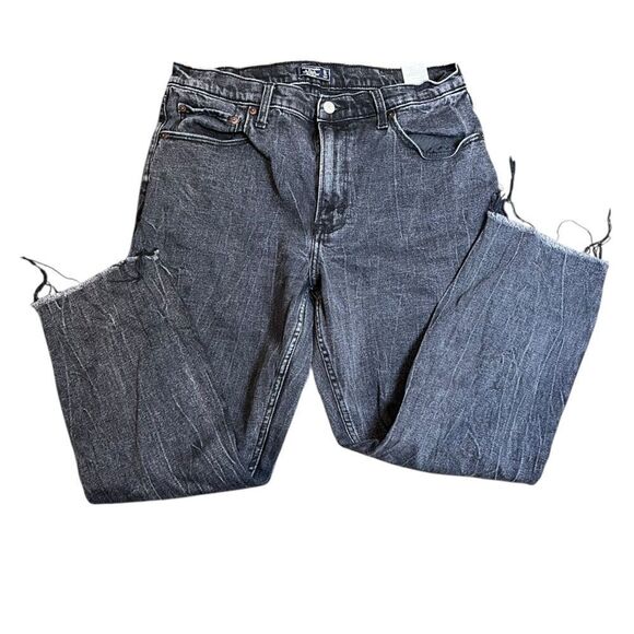Abercrombie & Fitch Ultra High Rise Mom Jeans 32 14S Distressed Black Raw Hem - Picture 2 of 4